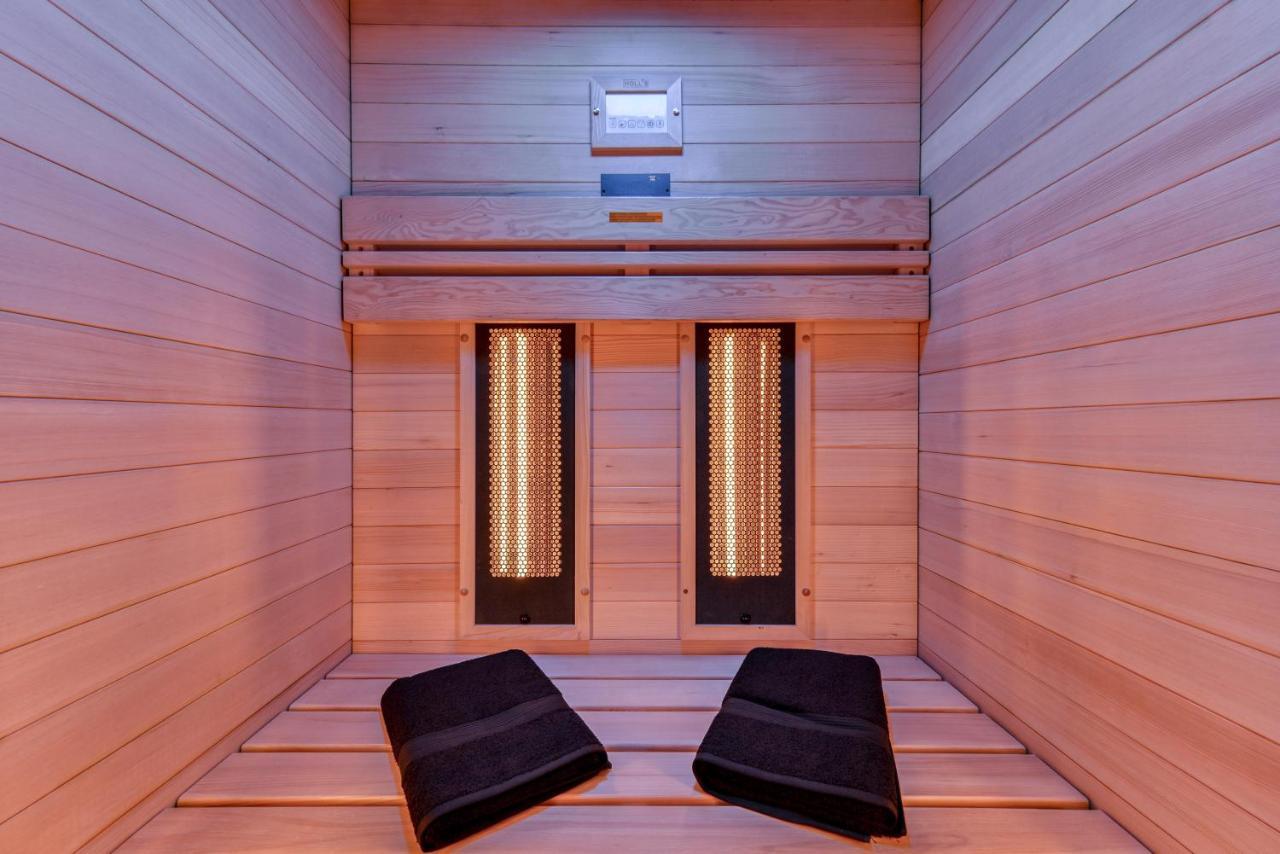 Les Gites De Laure - O Lit Divin, Instant De Volupte, Balneo Sauna, Climatisation, Netflix, 160M De La Cite Medievale Carcassone Kültér fotó