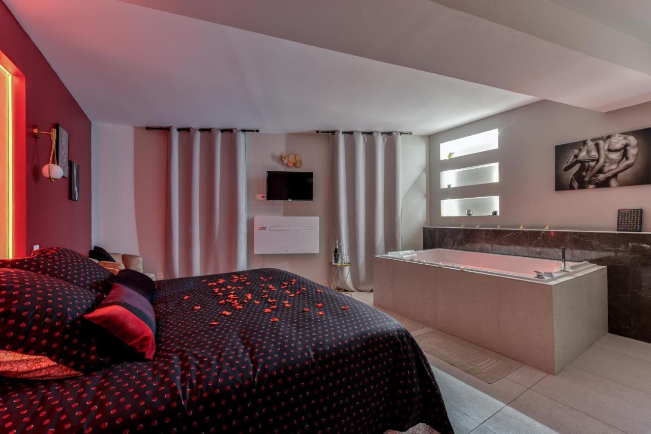 Les Gites De Laure - O Lit Divin, Instant De Volupte, Balneo Sauna, Climatisation, Netflix, 160M De La Cite Medievale Carcassone Kültér fotó