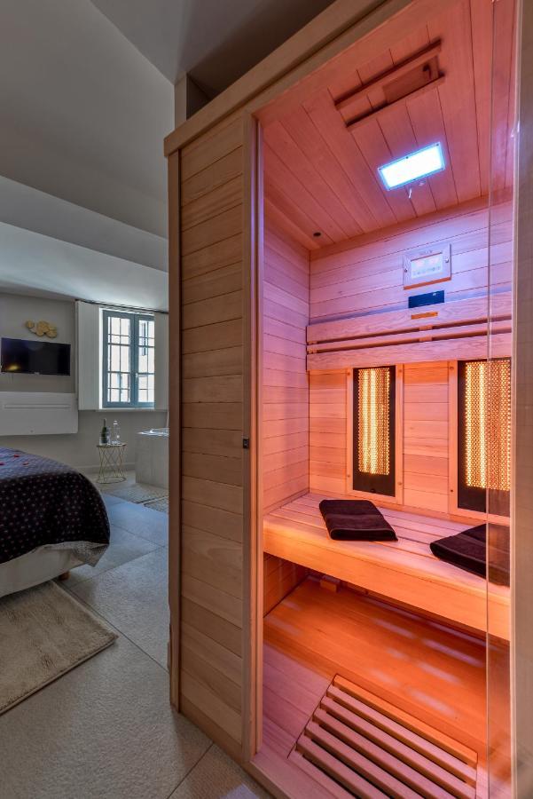 Les Gites De Laure - O Lit Divin, Instant De Volupte, Balneo Sauna, Climatisation, Netflix, 160M De La Cite Medievale Carcassone Kültér fotó