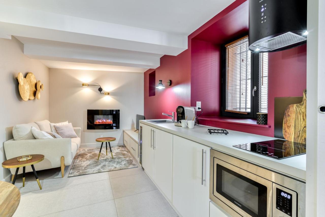 Les Gites De Laure - O Lit Divin, Instant De Volupte, Balneo Sauna, Climatisation, Netflix, 160M De La Cite Medievale Carcassone Kültér fotó