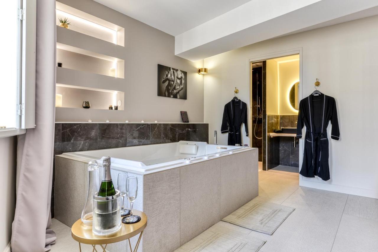 Les Gites De Laure - O Lit Divin, Instant De Volupte, Balneo Sauna, Climatisation, Netflix, 160M De La Cite Medievale Carcassone Kültér fotó