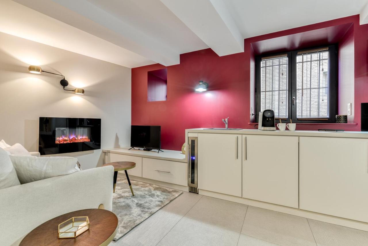 Les Gites De Laure - O Lit Divin, Instant De Volupte, Balneo Sauna, Climatisation, Netflix, 160M De La Cite Medievale Carcassone Kültér fotó