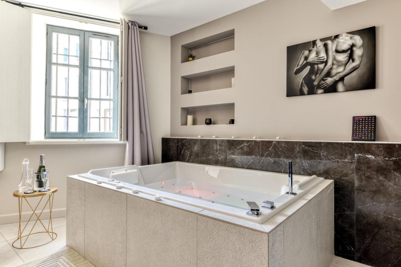 Les Gites De Laure - O Lit Divin, Instant De Volupte, Balneo Sauna, Climatisation, Netflix, 160M De La Cite Medievale Carcassone Kültér fotó